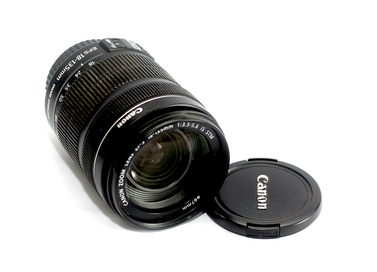 Canon EF-S 18-135 мм F3.5-5.6 IS STM фото ракурс 1